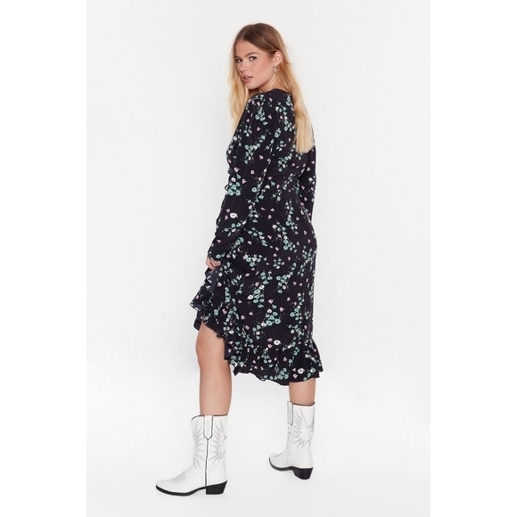 🆕 Nasty Gal Bud of Been There Plus Floral Dress - Picture 3 of 11